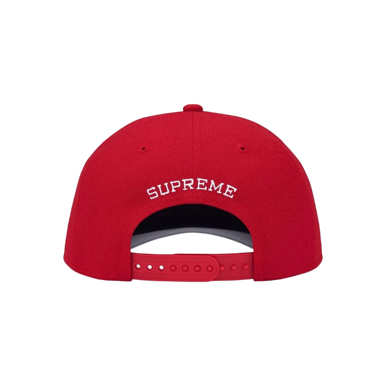 Boné Supreme Gothic Outline Adjustable New Era Vermelho